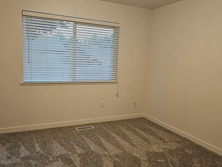 405 West Southwood Drive - Photo 6 of 15