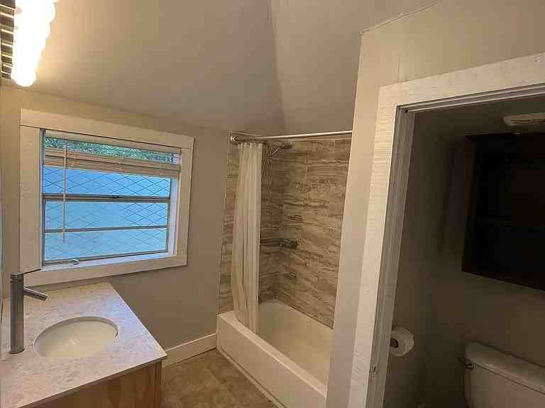 2008 North 8th Avenue - Photo 2 of 10