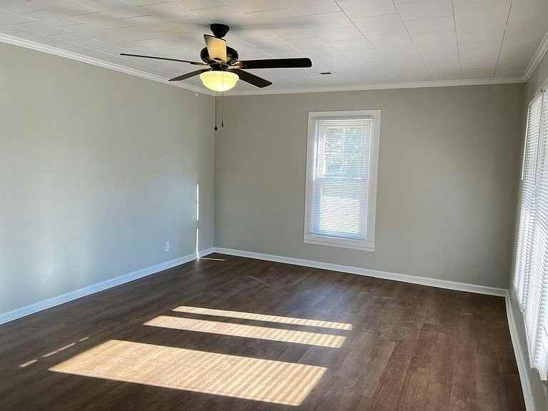 136 Hairston Street - Photo 5 of 12