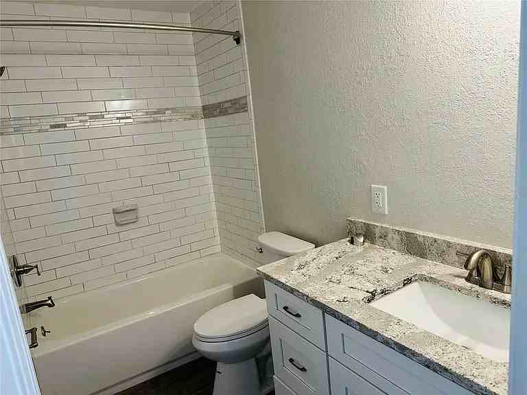 5318 21st Avenue North - Photo 3 of 8