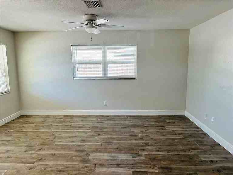 5318 21st Avenue North - Photo 5 of 8