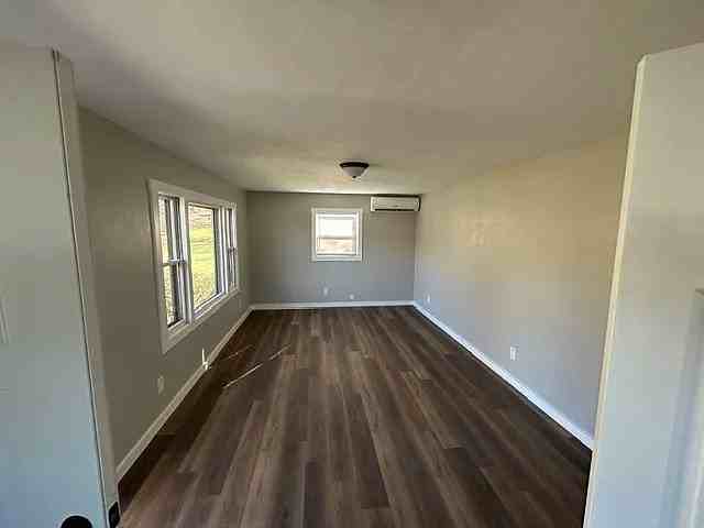 1140 Oakdale Road - Photo 2 of 6