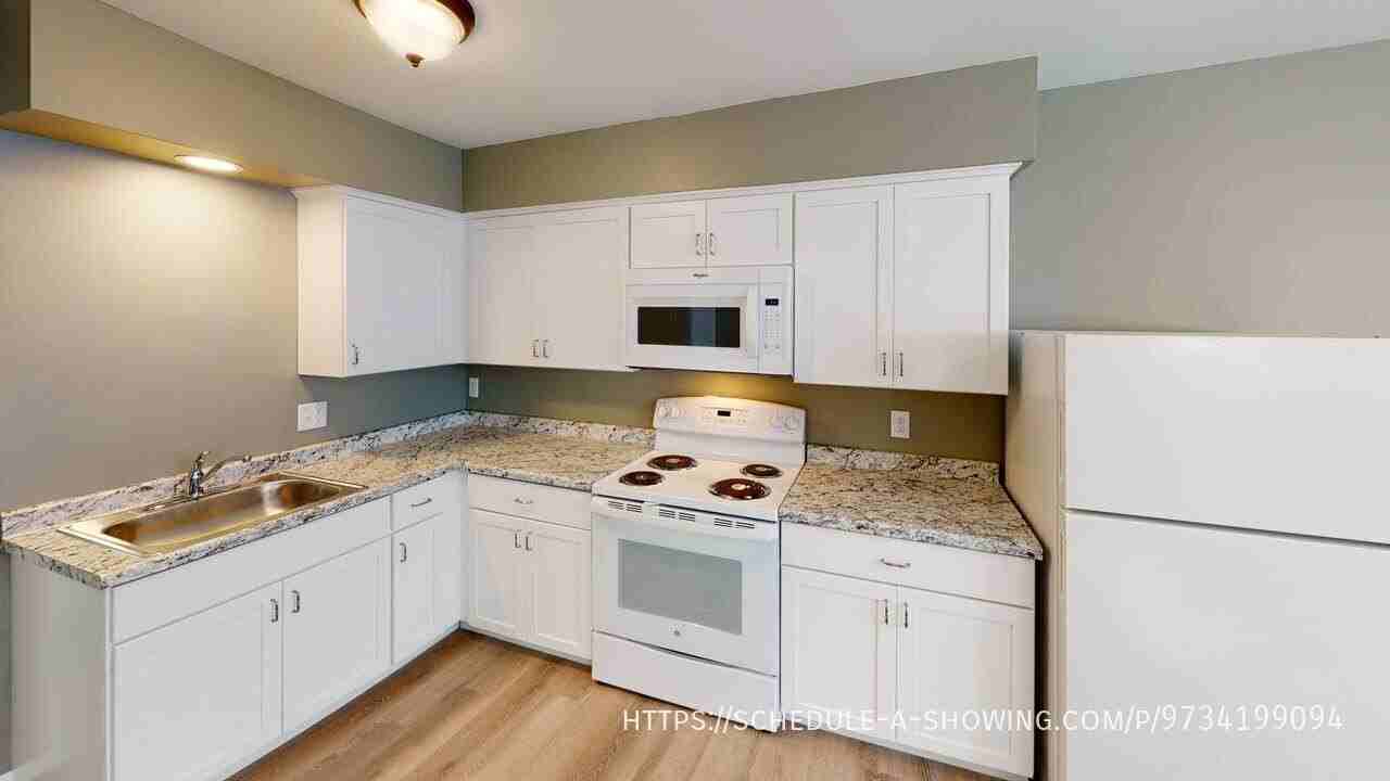 403 E Park St #33 - Photo 4 of 9