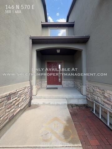 146 N 570 E - Photo 2 of 36