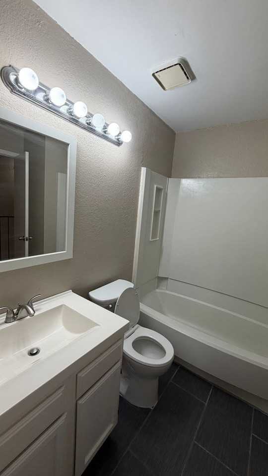 2132 Aspen Dr - Photo 3 of 11