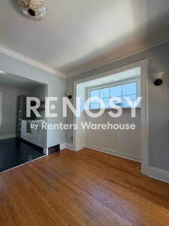 1759 Saint Clair Ave - Photo 5 of 15