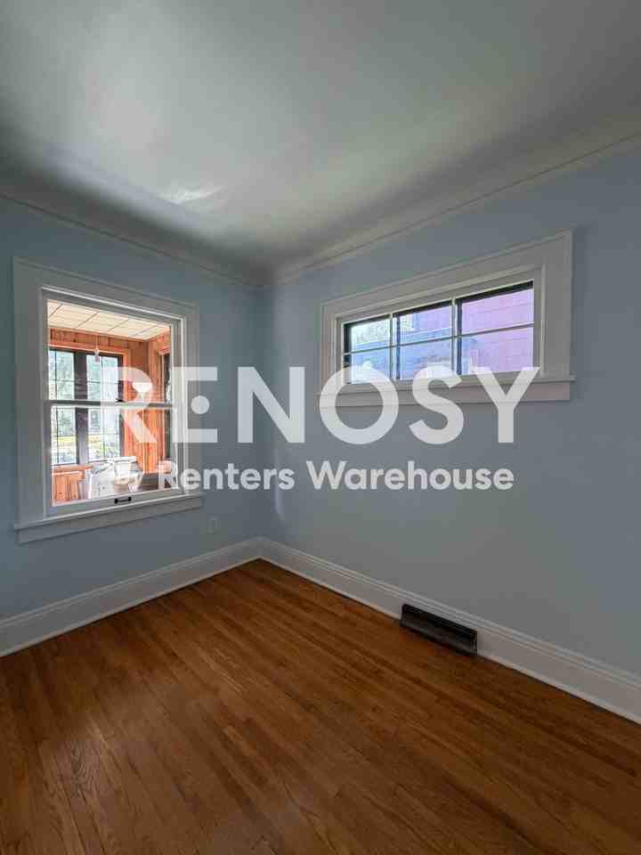 1759 Saint Clair Ave - Photo 6 of 15