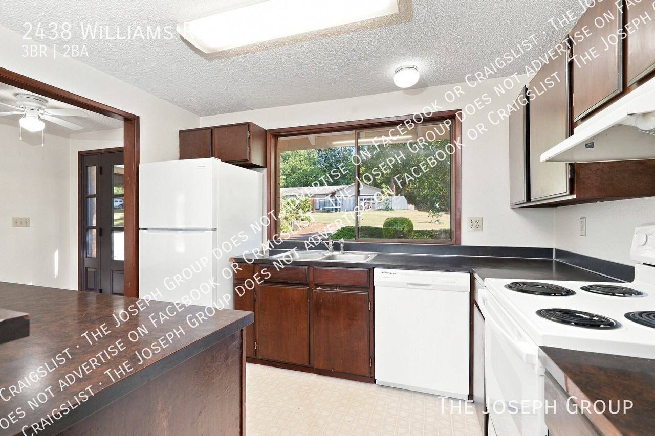2438 Williams Rd - Photo 6 of 21