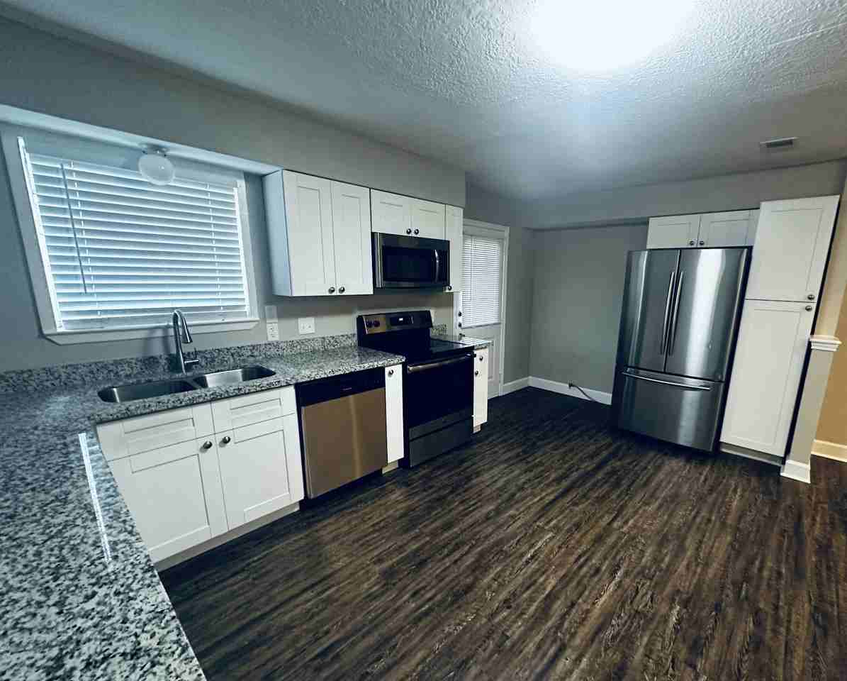 1702 Tyler Street - Photo 5 of 22