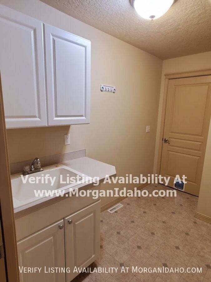 2330 W Trestle Dr - Photo 7 of 15