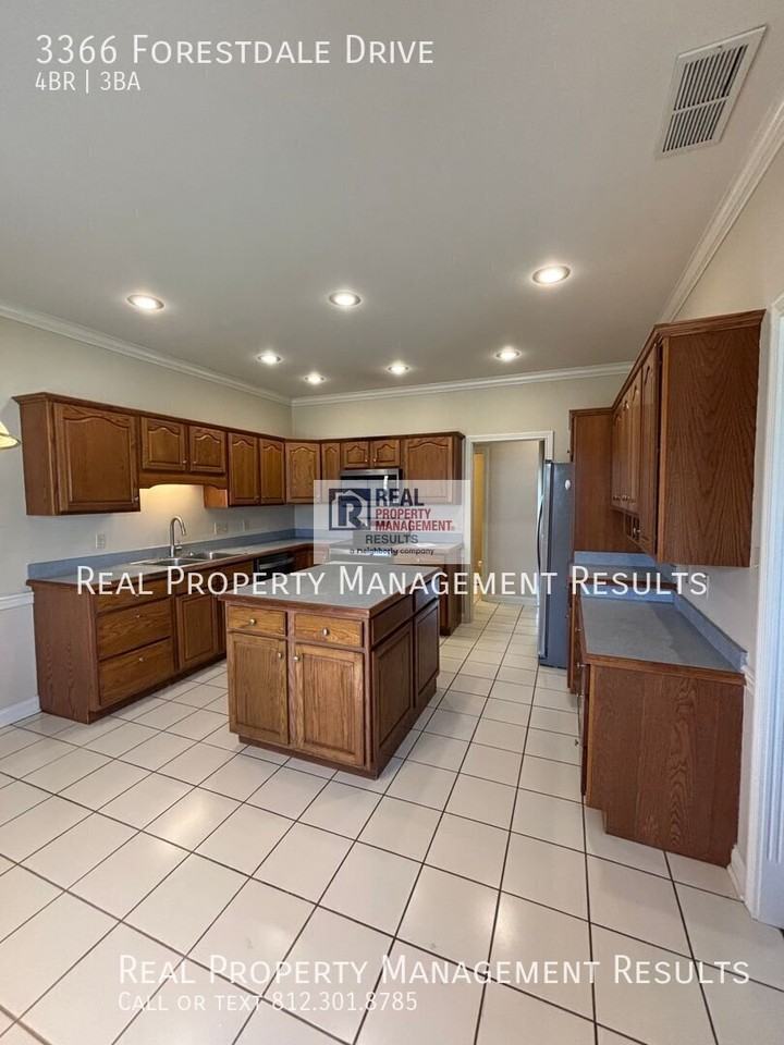 3366 Forestdale Dr - Photo 4 of 26