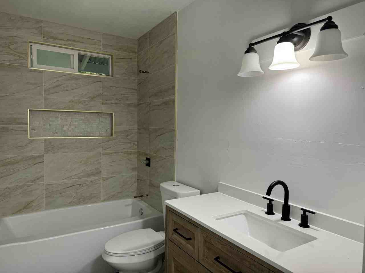 15-2712 Hee Street - Photo 2 of 27