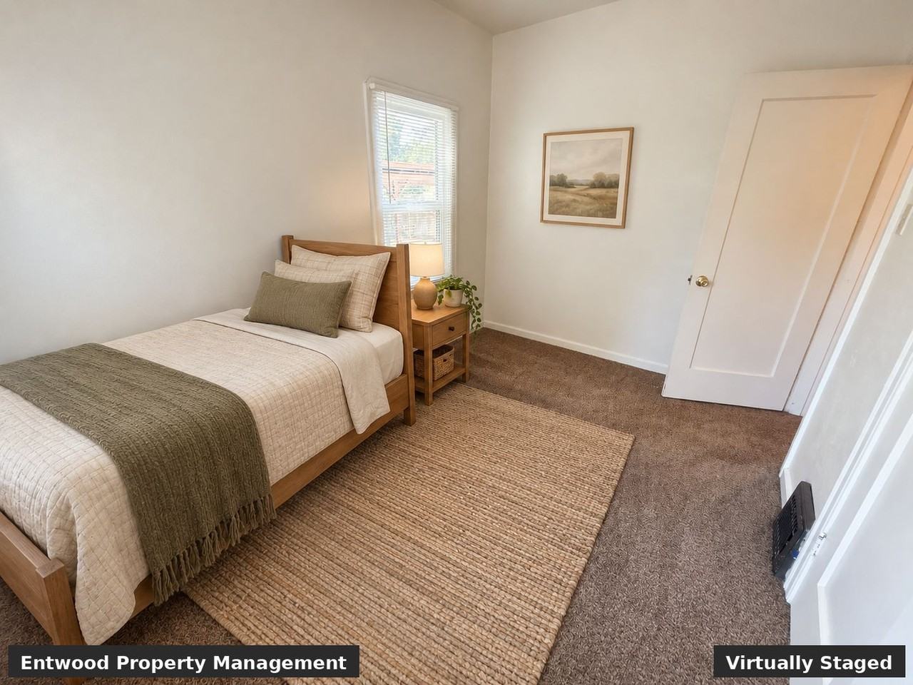 1449 Hobart St #1449 - Photo 4 of 8