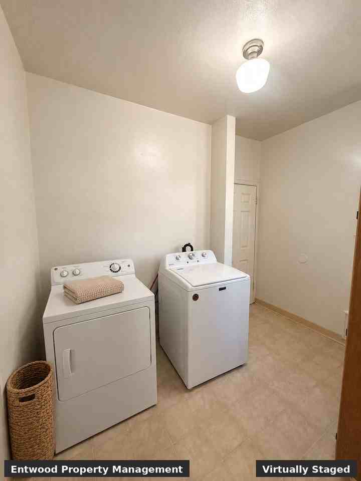 1449 Hobart St #1449 - Photo 6 of 8