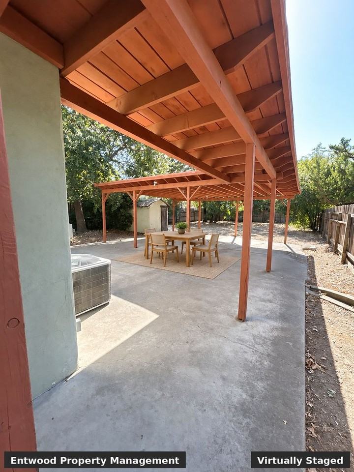 1449 Hobart St #1449 - Photo 7 of 8