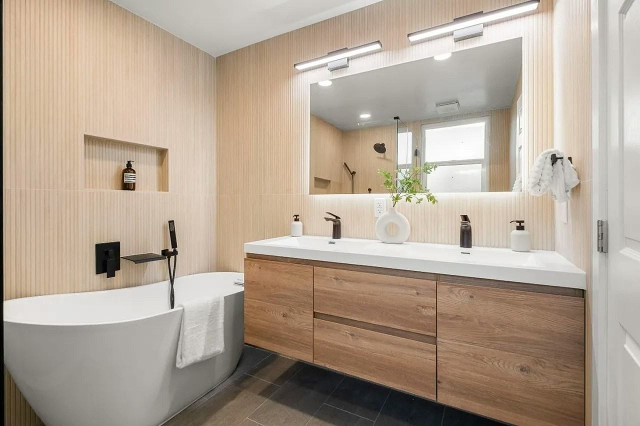 351 Elder Avenue - Photo 2 of 5