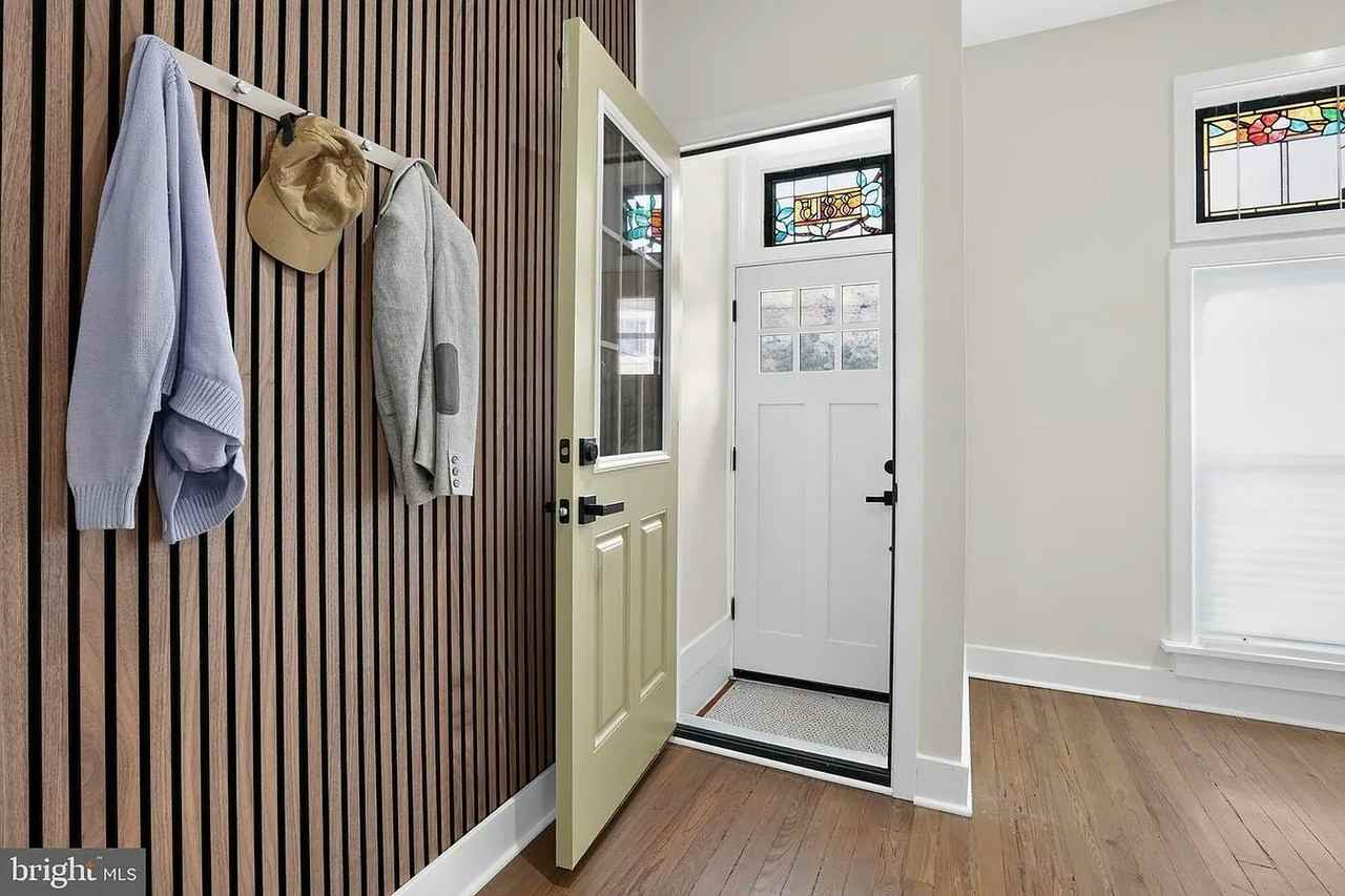 3815 Foster Ave - Photo 3 of 20