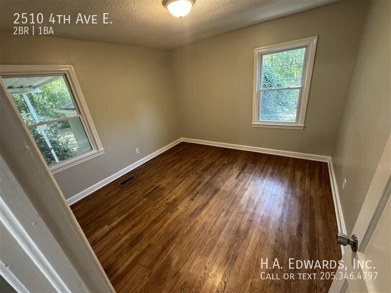 2510 4th Ave E - Photo 6 of 9