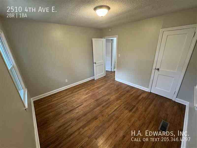 2510 4th Ave E - Photo 7 of 9