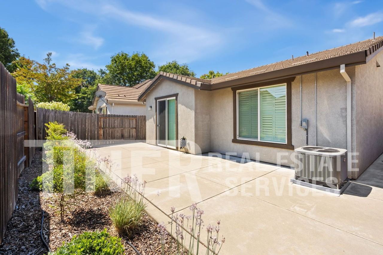 9967 Caldon Way - Photo 4 of 27