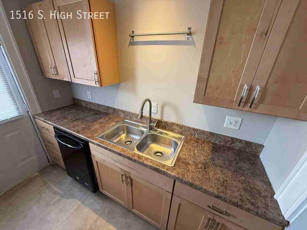 1516 S High St - Photo 5 of 11