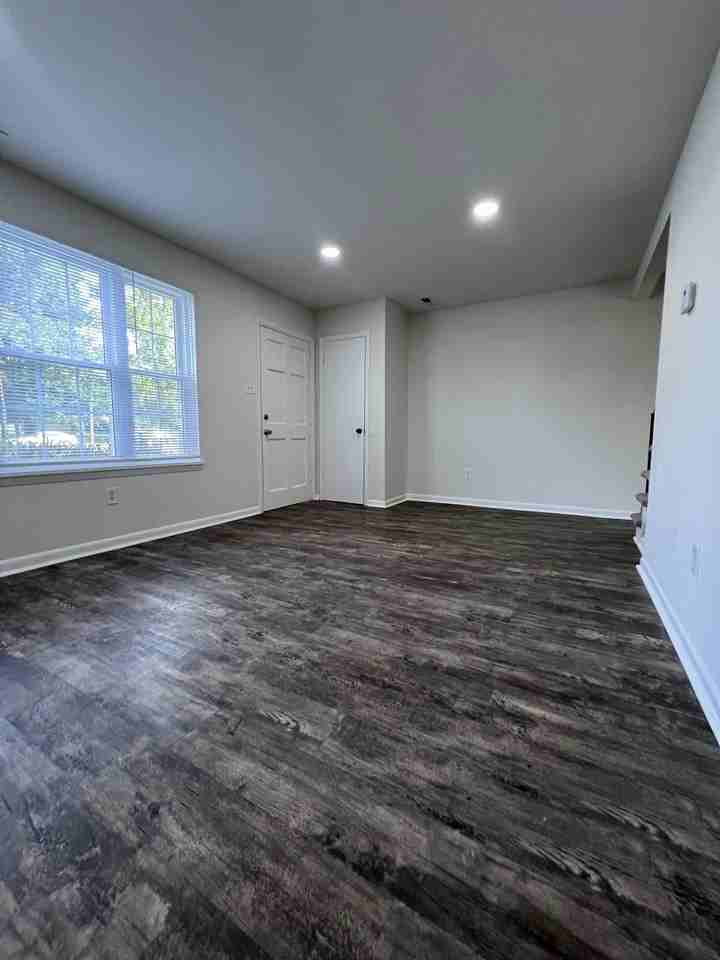 300 Cedarwood Road - Photo 3 of 15