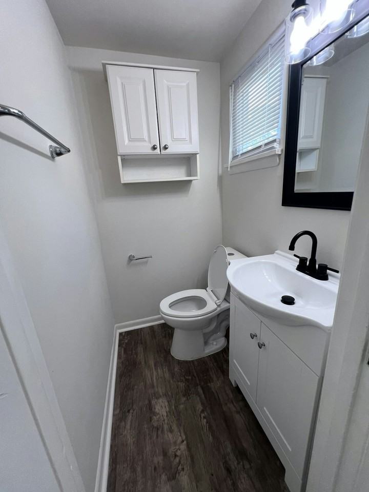 300 Cedarwood Road - Photo 7 of 15