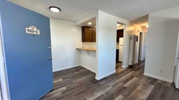 featured image of 960 W Chestnut Ave