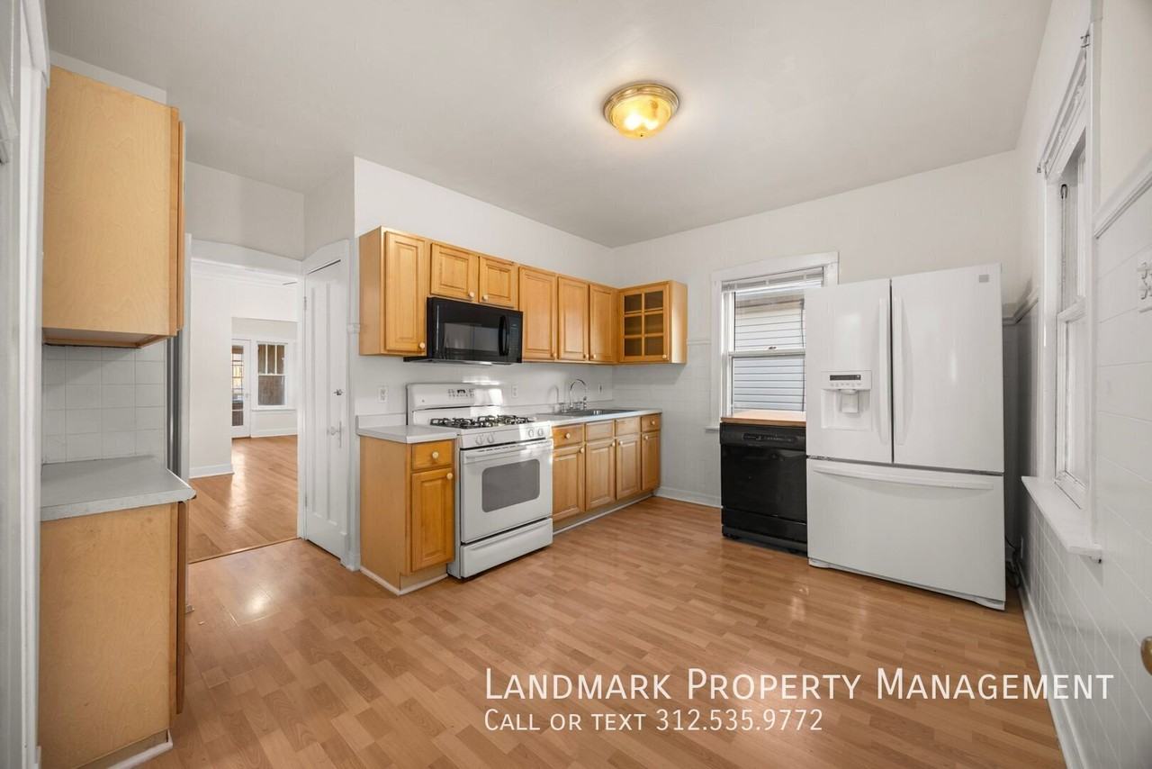 3030 N Normandy Ave - Photo 2 of 35