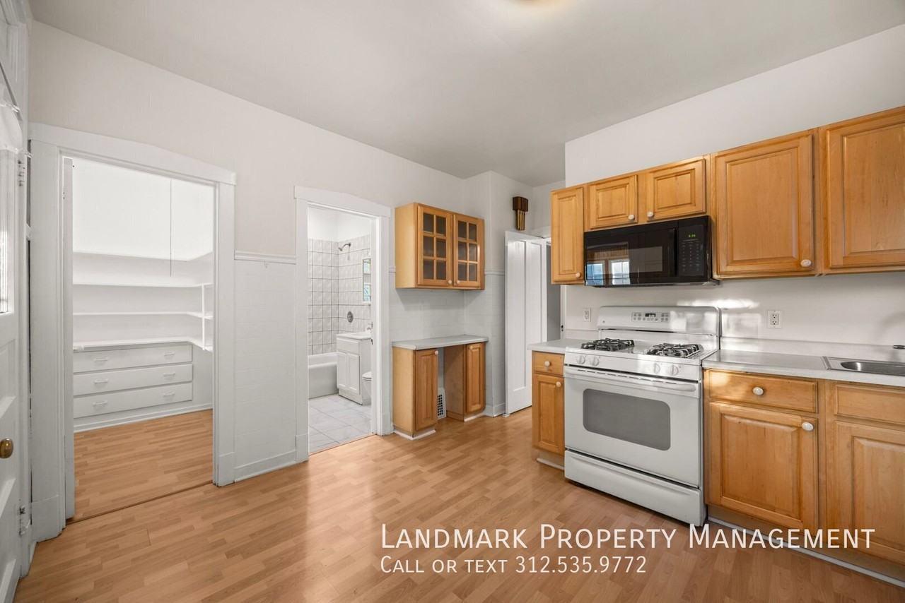 3030 N Normandy Ave - Photo 3 of 35
