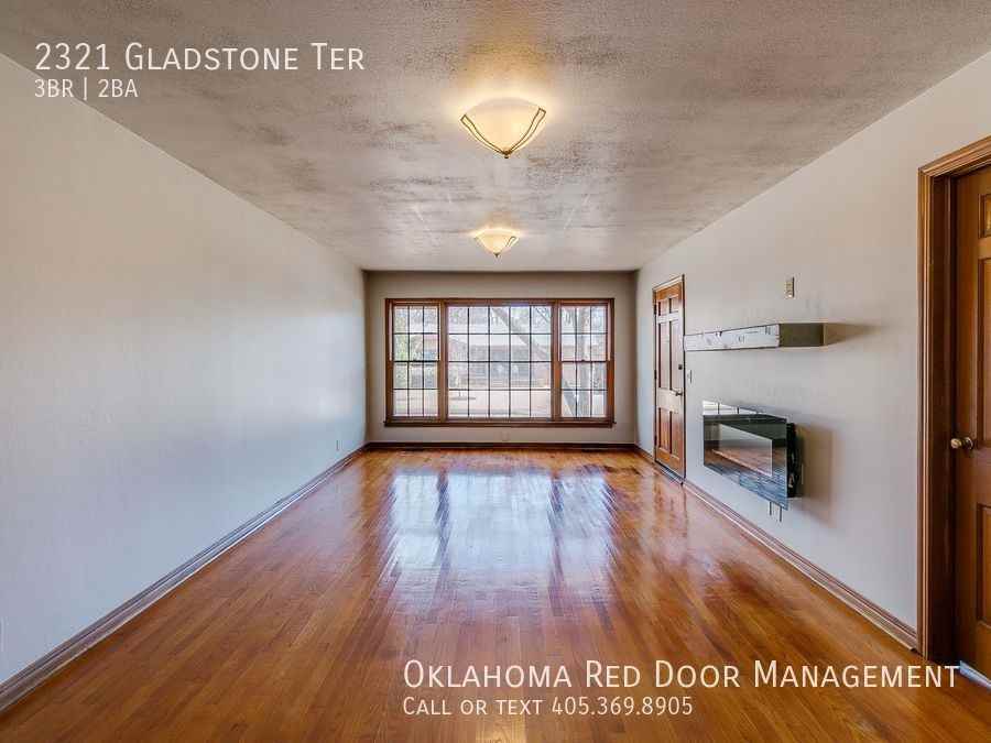 2321 Gladstone Ter - Photo 4 of 18