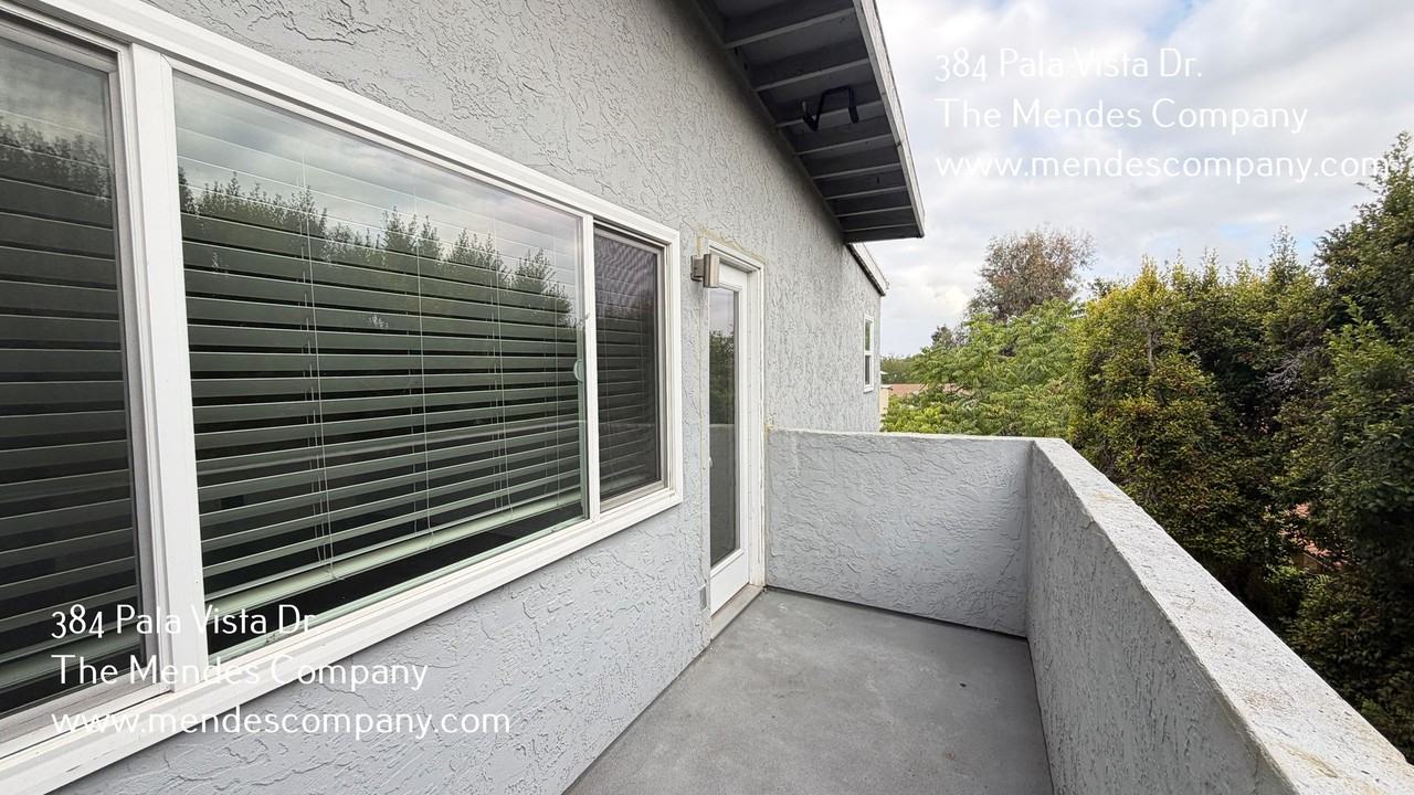 384 Pala Vista Dr #4 - Photo 4 of 15