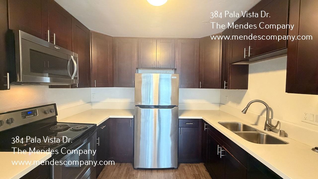 384 Pala Vista Dr #4 - Photo 6 of 15