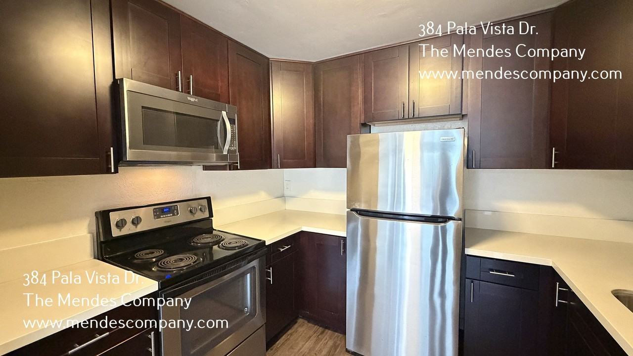 384 Pala Vista Dr #4 - Photo 7 of 15
