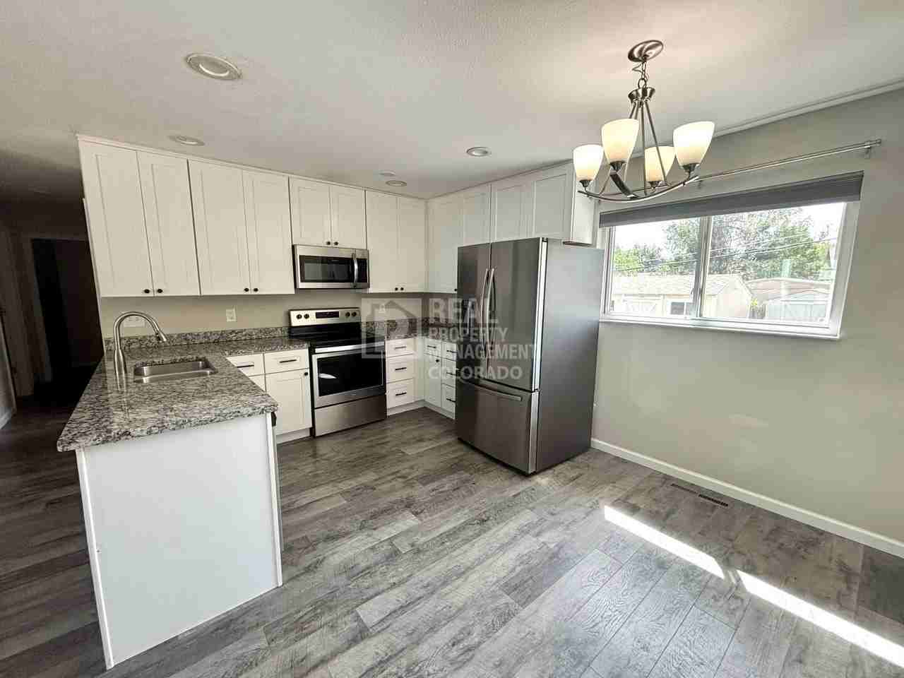 2240 Flintwood Dr - Photo 3 of 11