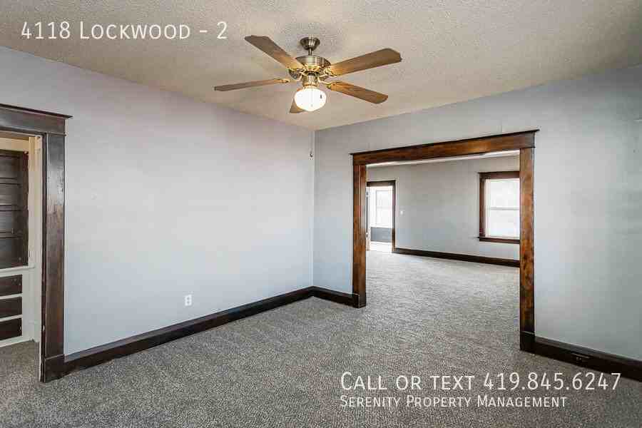 4118 N Lockwood Ave #2 - Photo 5 of 17