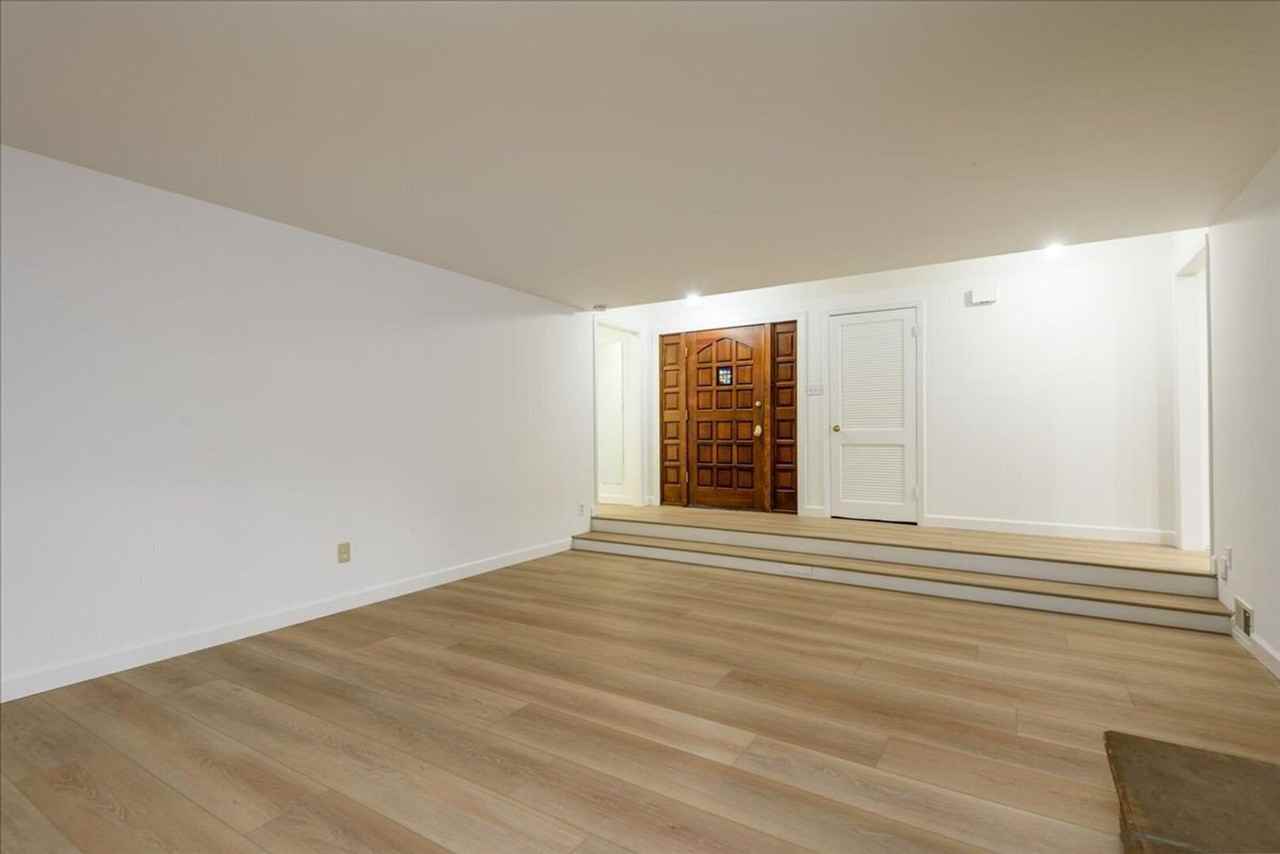 726 14th Ave - Photo 4 of 15