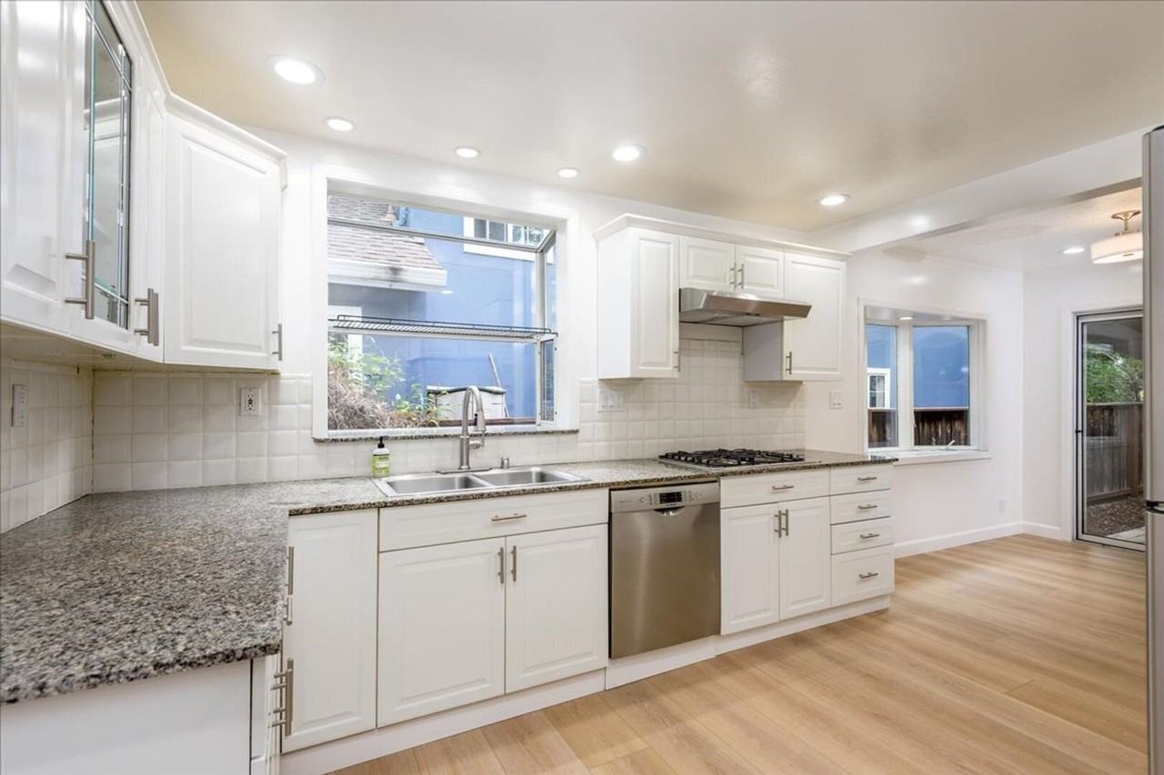 726 14th Ave - Photo 5 of 15