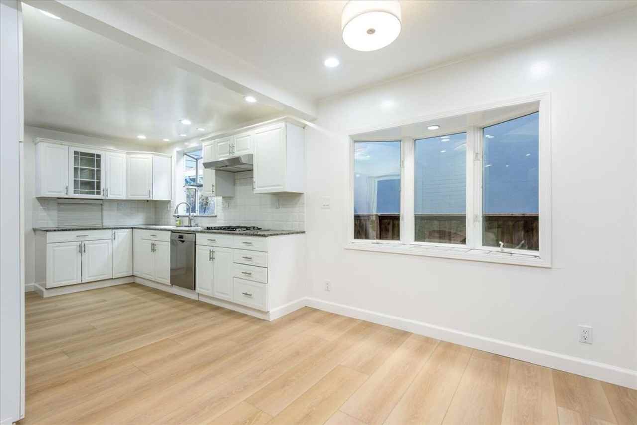 726 14th Ave - Photo 6 of 15