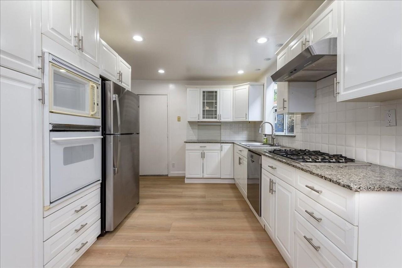 726 14th Ave - Photo 7 of 15