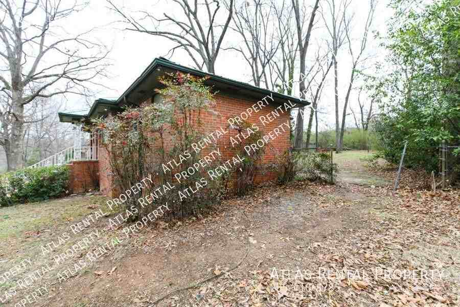 817 Hickory Dr - Photo 3 of 30