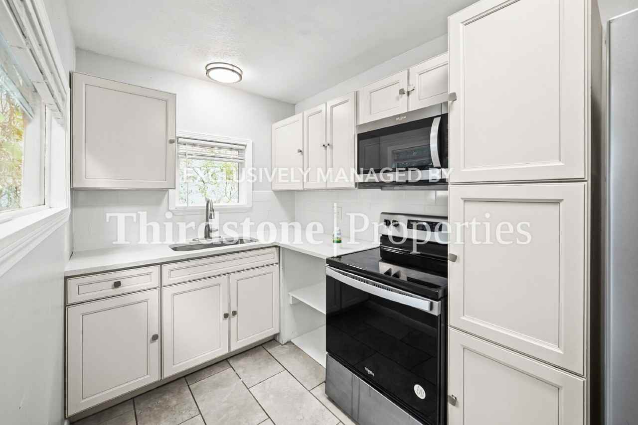 3053 Gilmore St - Photo 3 of 22