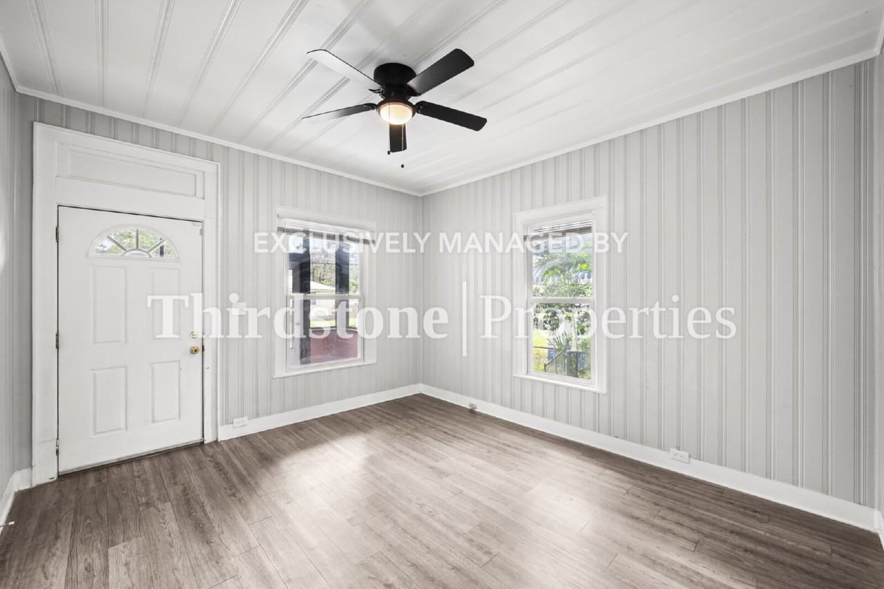 3053 Gilmore St - Photo 7 of 22