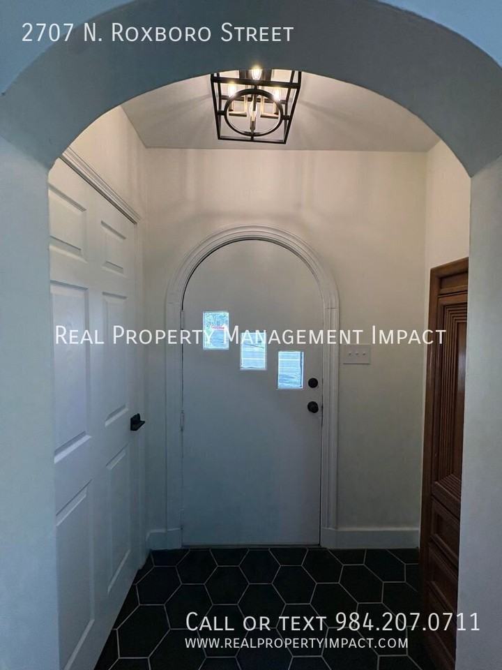 2707 N Roxboro St - Photo 5 of 49