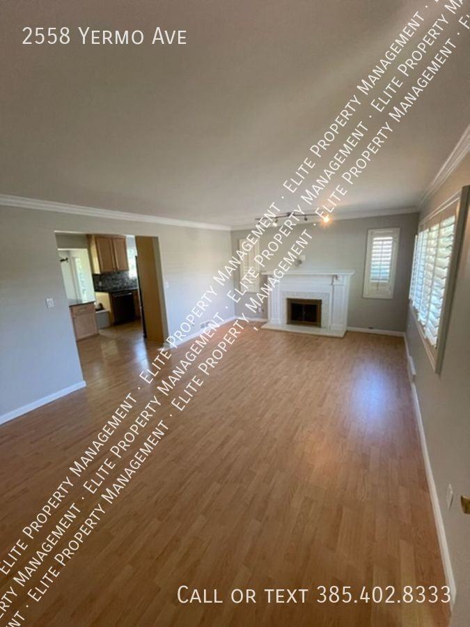 2558 E Yermo Ave - Photo 4 of 12