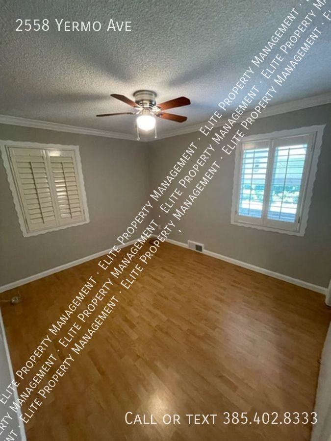 2558 E Yermo Ave - Photo 7 of 12