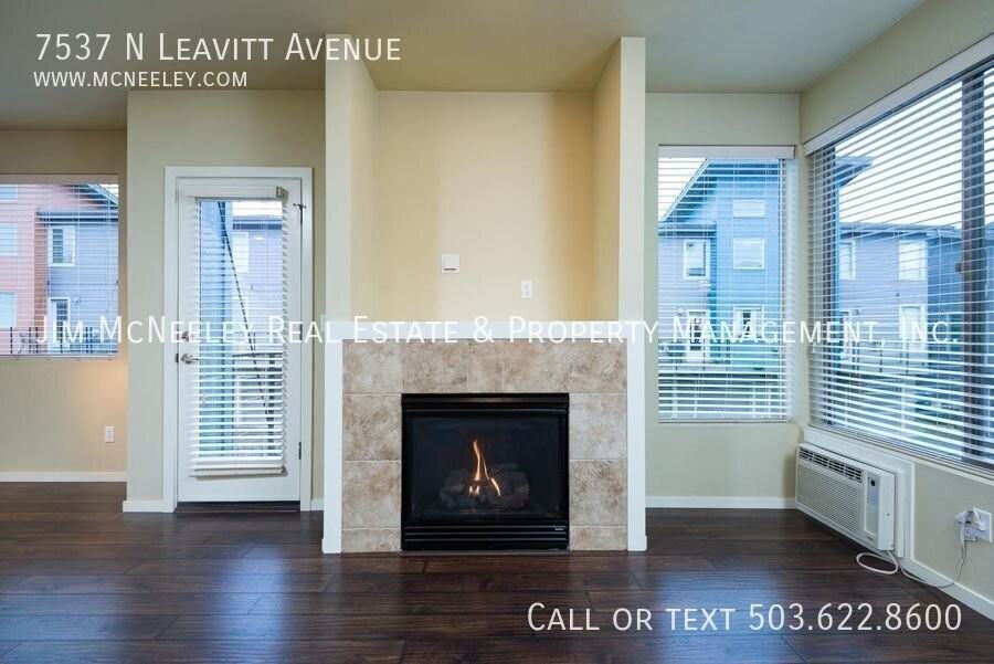 7537 N Leavitt Ave - Photo 3 of 30