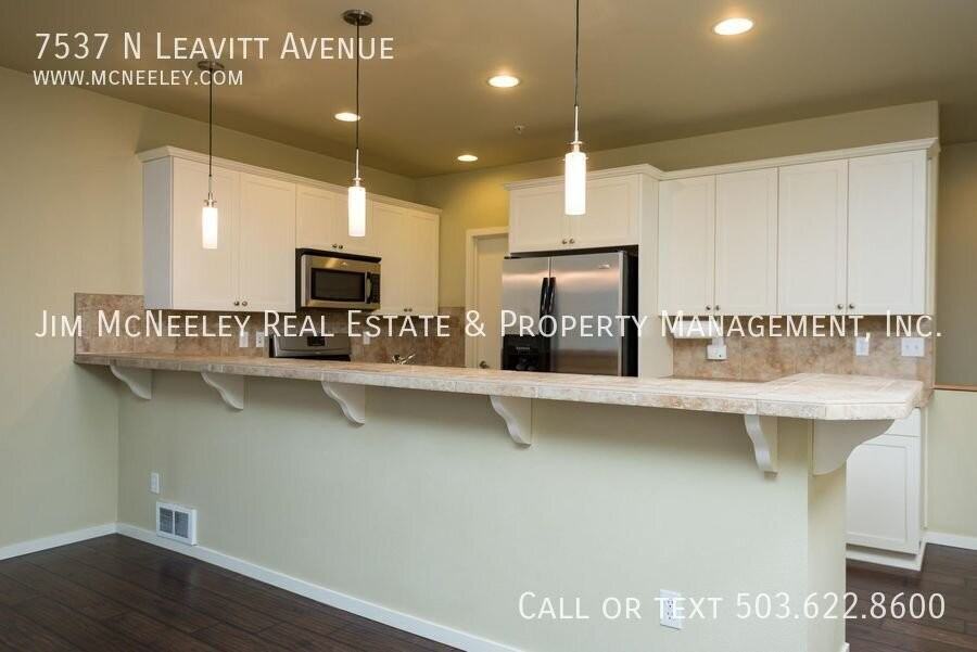 7537 N Leavitt Ave - Photo 5 of 30