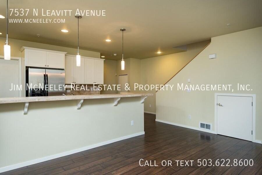 7537 N Leavitt Ave - Photo 6 of 30