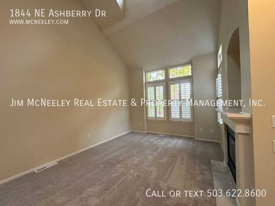 1844 Ne Ashberry Dr - Photo 5 of 33